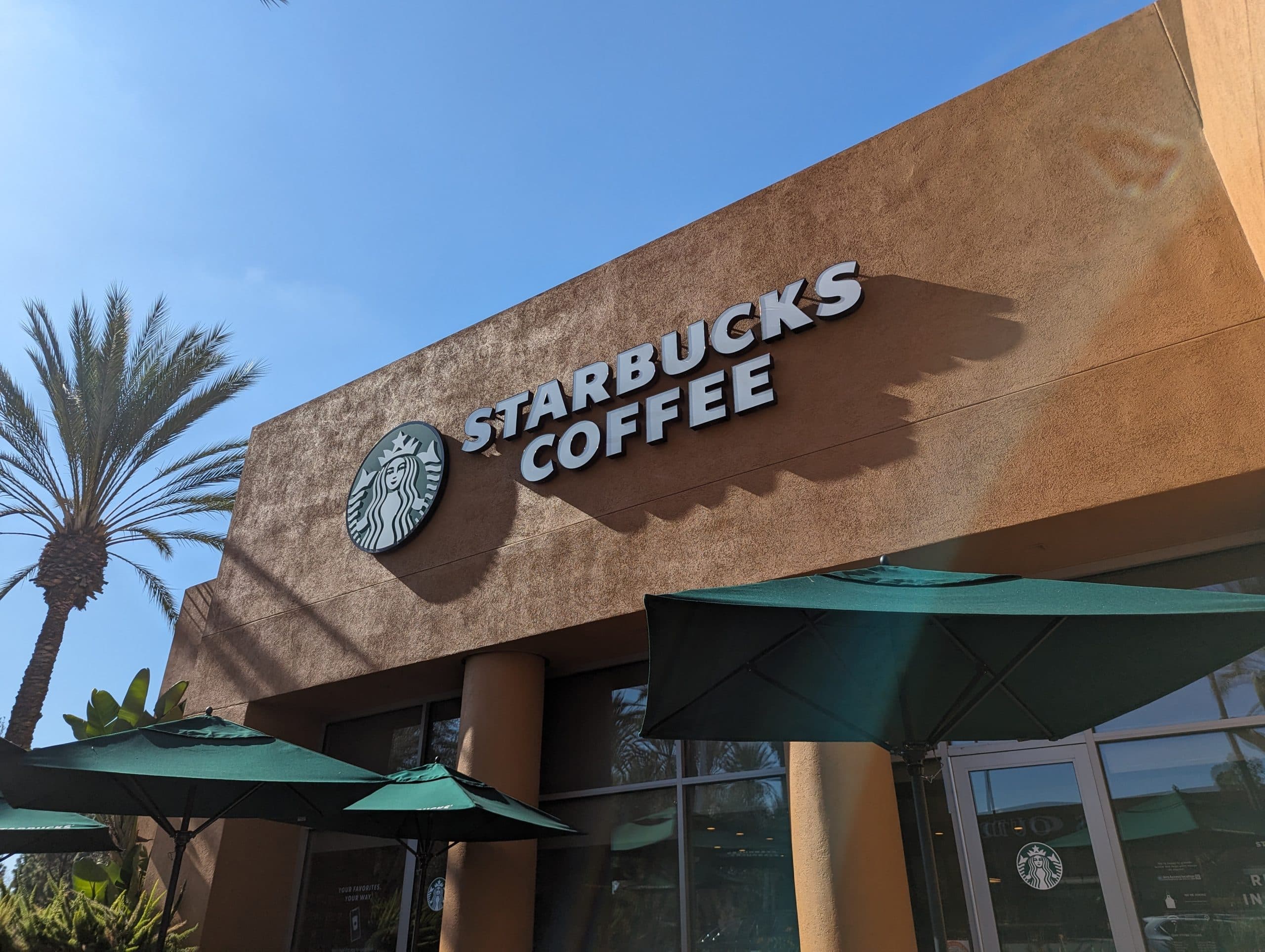 Starbucks Oasis in Irvine, CA: Perfect for Business and Beyond!
