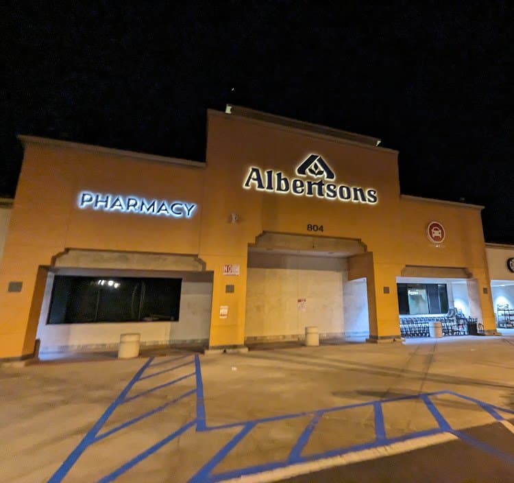 Discover San Clemente’s Albertsons: Unique Layout, Friendly Staff & Great Deals