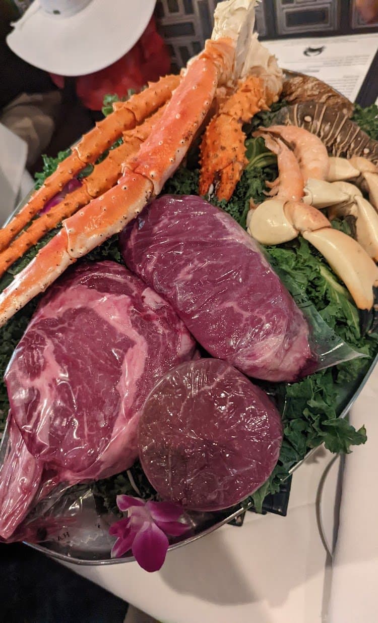 Billy’s Stone Crab: Seafood Paradise in Hollywood, Florida