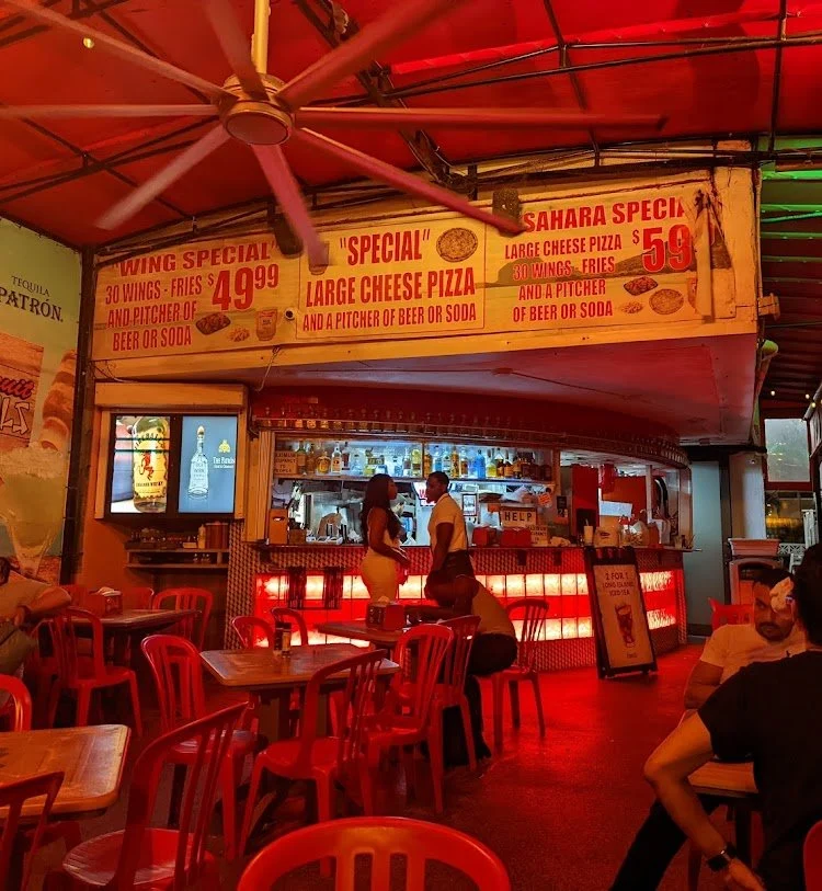 Sahara International: Hollywood’s Late-Night Pizza Haven — photograph 12