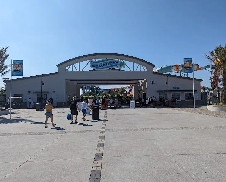 Wild Rivers Water Park: Where Thrills and Tranquility Converge in Irvine, CA — photograph 13