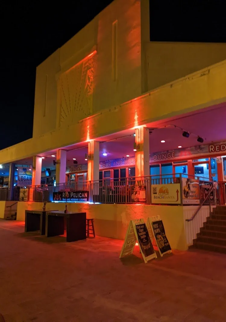 Critique of Logan’s Beach Bar: Dive Into Hollywood’s Dive Scene — photograph 7