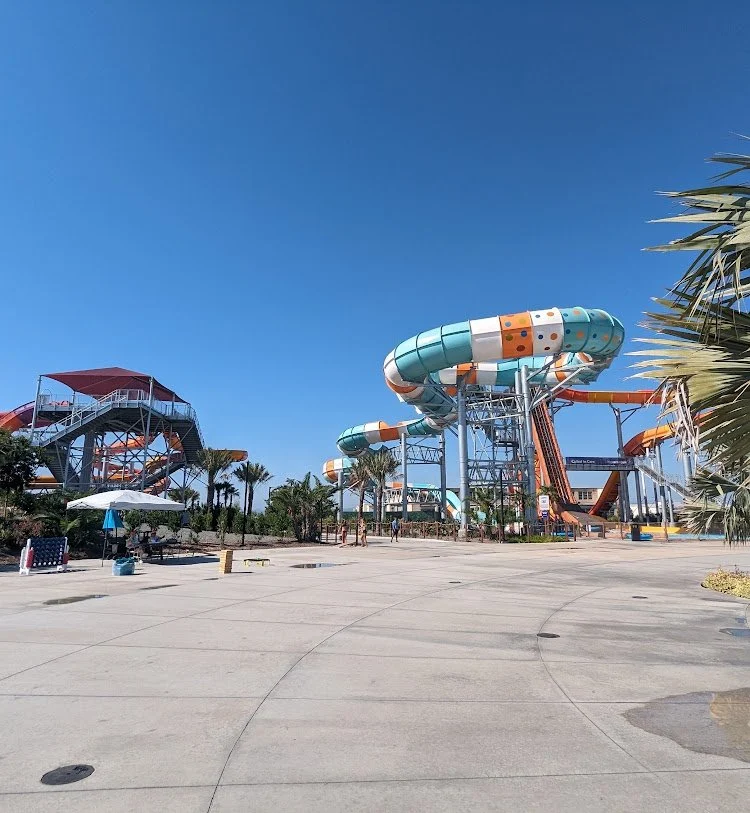 Wild Rivers Water Park: Where Thrills and Tranquility Converge in Irvine, CA — photograph 2