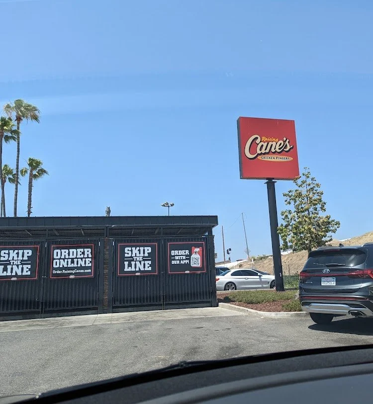 Raising Cane’s Laguna Hills: Scrumptious Food, Drive-Thru Dilemma — photograph 4