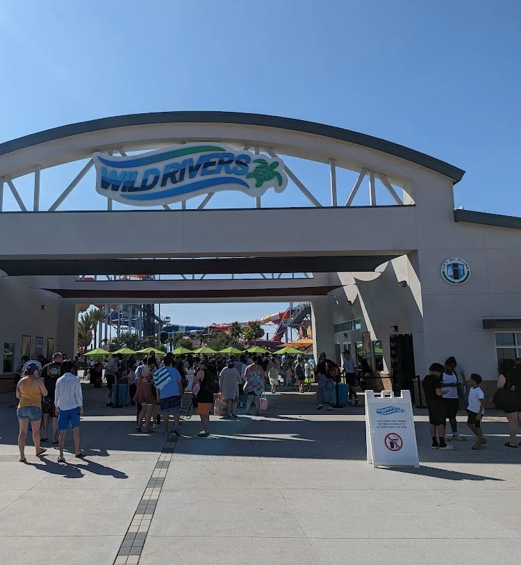 Wild Rivers Water Park: Where Thrills and Tranquility Converge in Irvine, CA — photograph 9