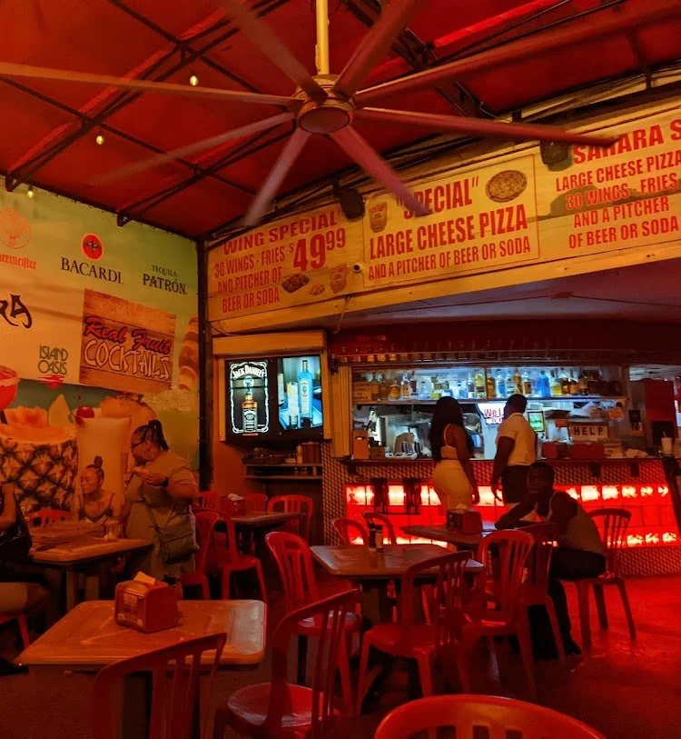 Sahara International: Hollywood’s Late-Night Pizza Haven — photograph 27
