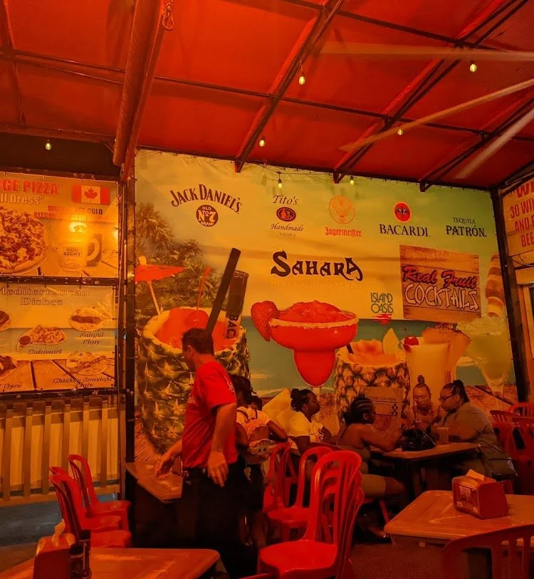 Sahara International: Hollywood’s Late-Night Pizza Haven — photograph 14