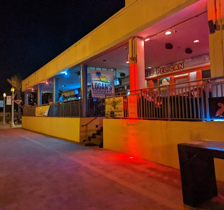 Critique of Logan’s Beach Bar: Dive Into Hollywood’s Dive Scene — photograph 16