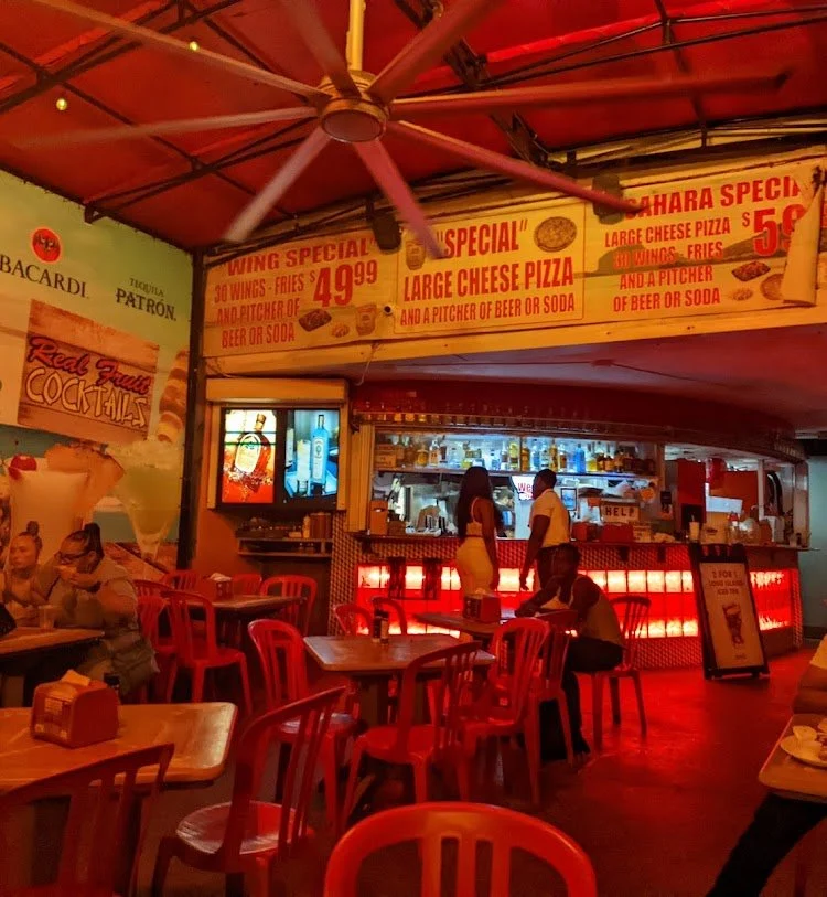 Sahara International: Hollywood’s Late-Night Pizza Haven — photograph 3