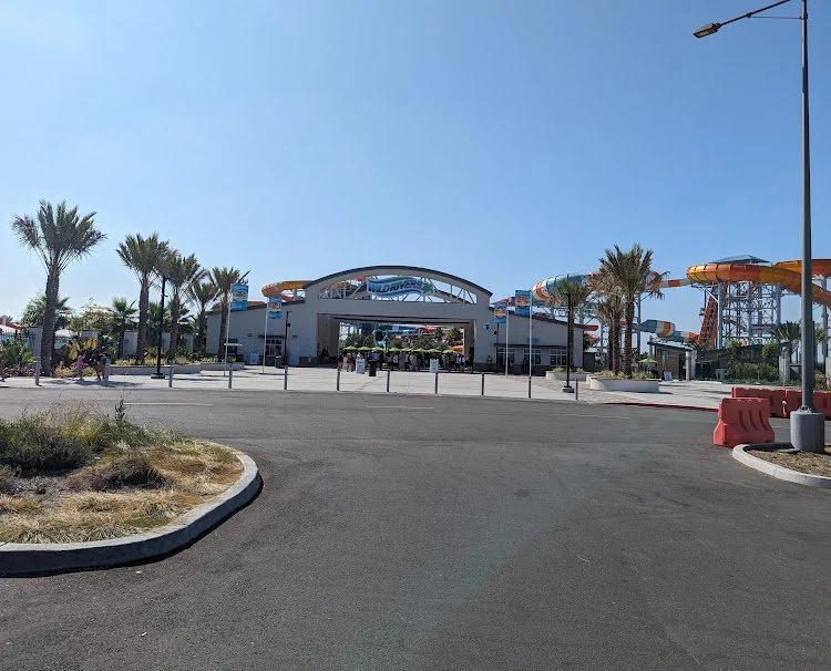 Wild Rivers Water Park: Where Thrills and Tranquility Converge in Irvine, CA — photograph 3