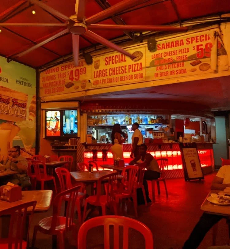 Sahara International: Hollywood’s Late-Night Pizza Haven — photograph 16
