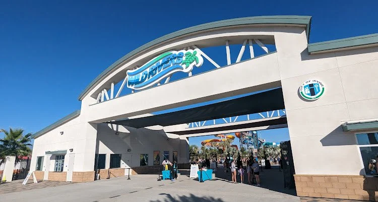 Wild Rivers Water Park: Where Thrills and Tranquility Converge in Irvine, CA — photograph 12